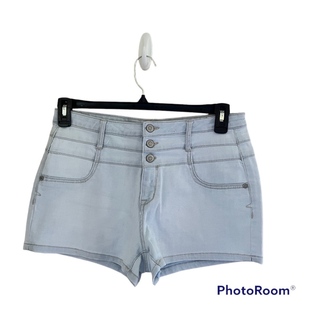 🔷TOKYO DARLING: Women’s size 10, light denim high rise, w/triple buttons🔷